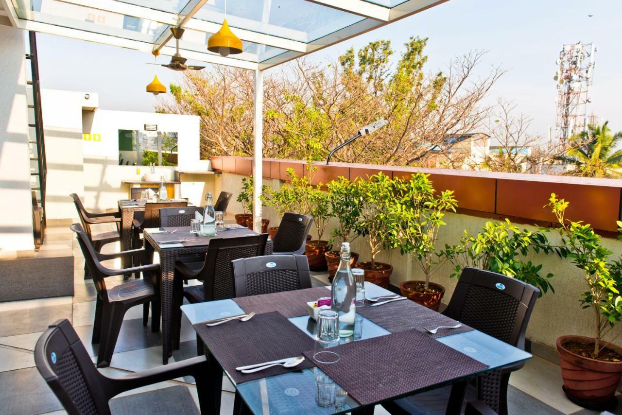 Hotel X By Bloom L Indiranagar Bangalore Esterno foto